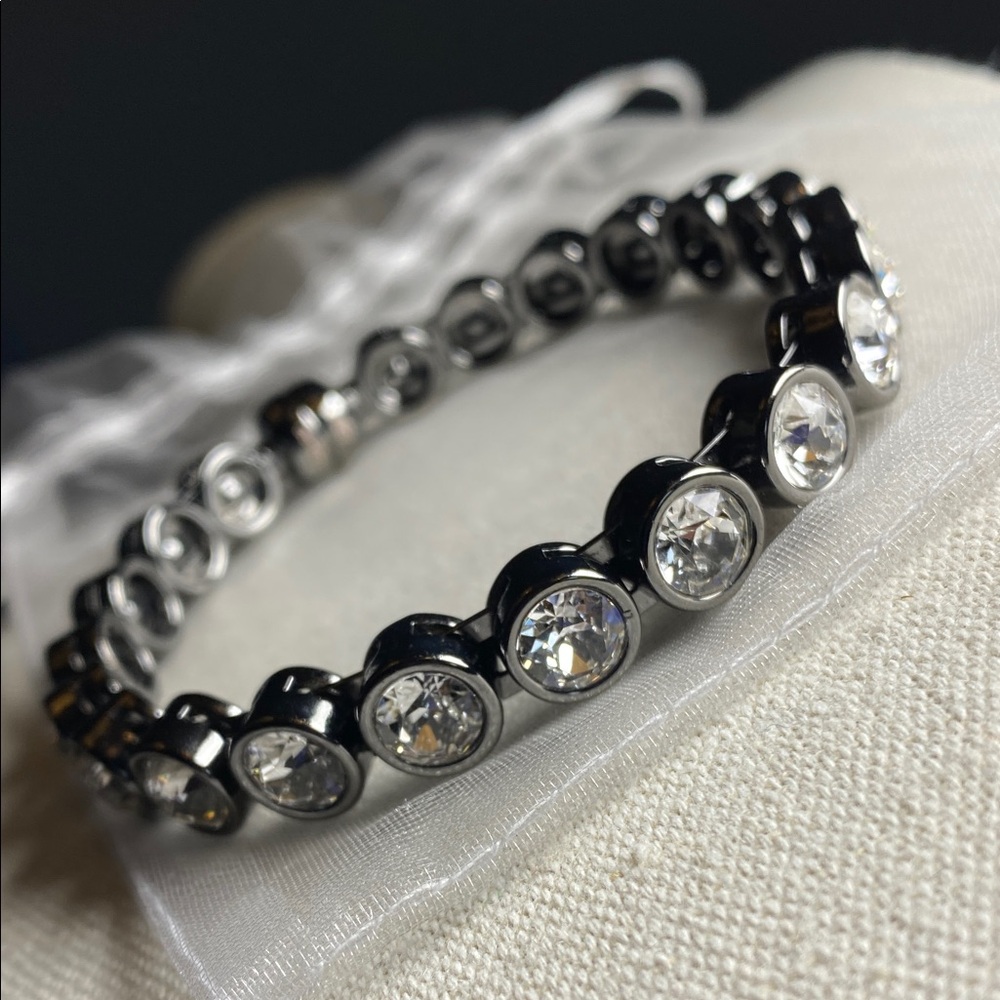 SILPADA K&R Black Swarovski Crystal Glamour Bangle Bracelet KRB0098-Retired